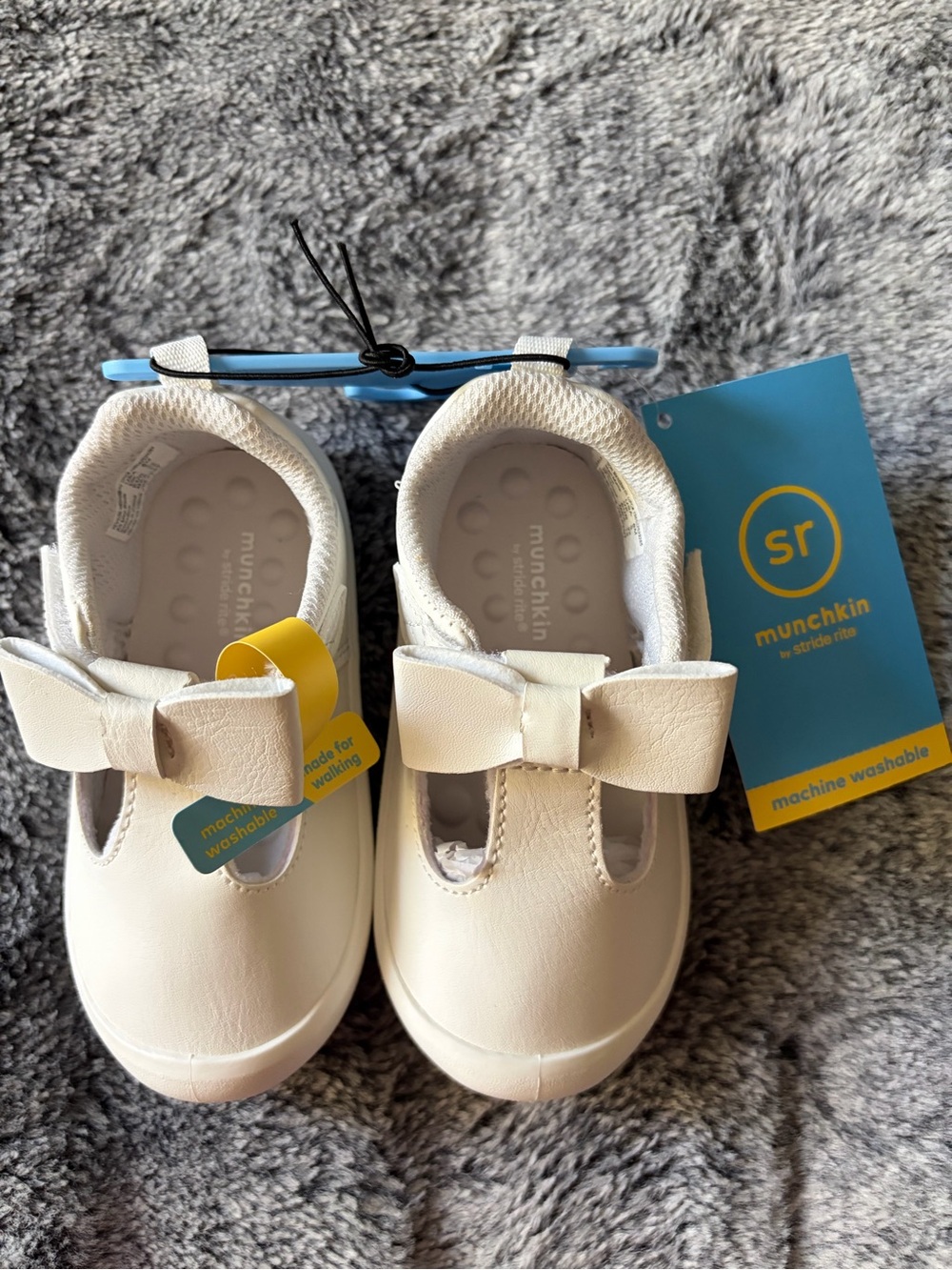 Munchkin White Bow Mary Jane Baby Walker Shoes - Picture 7 of 7
